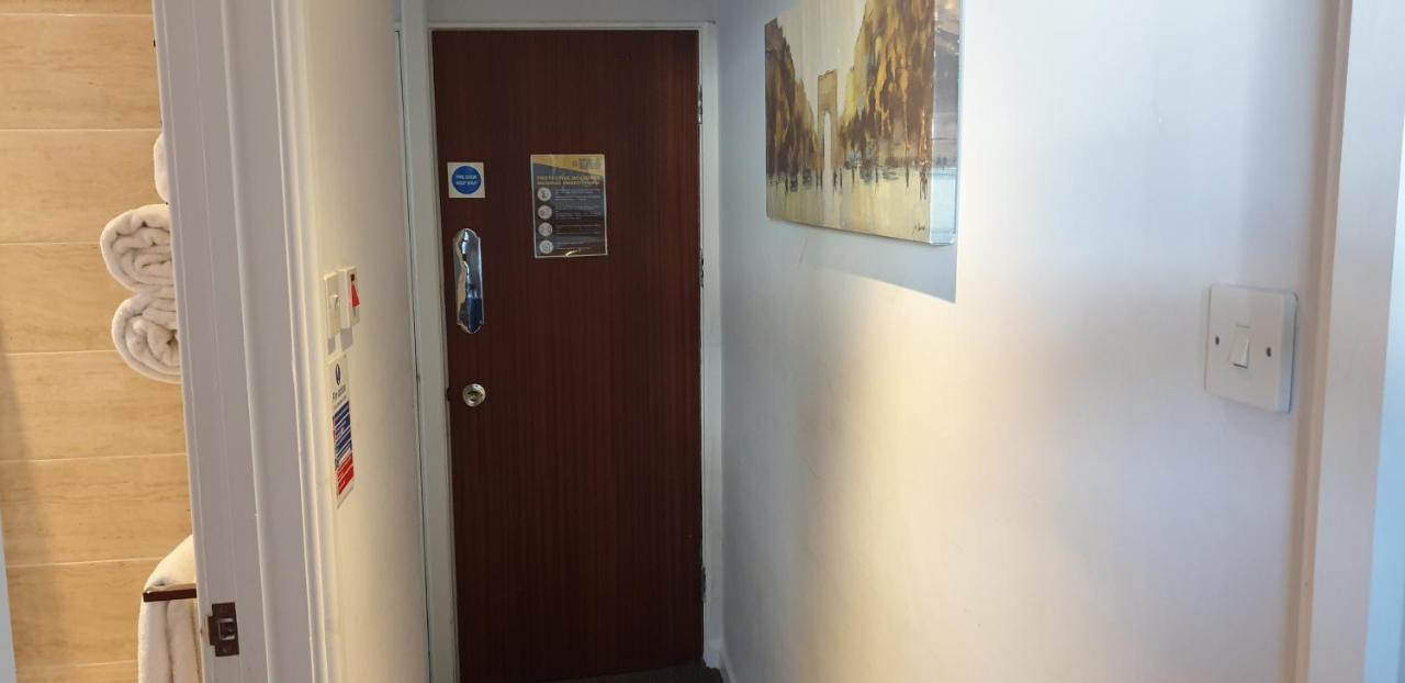 Lockinbar Holiday Apartments Tenby Exterior photo