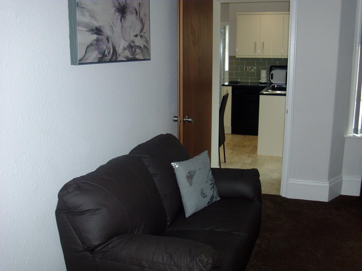 Lockinbar Holiday Apartments Tenby Exterior photo